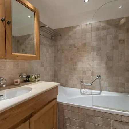 Charming T2 Completely Renovated * 레게츠